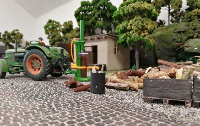 1:32 Anlage mit Feldbahn