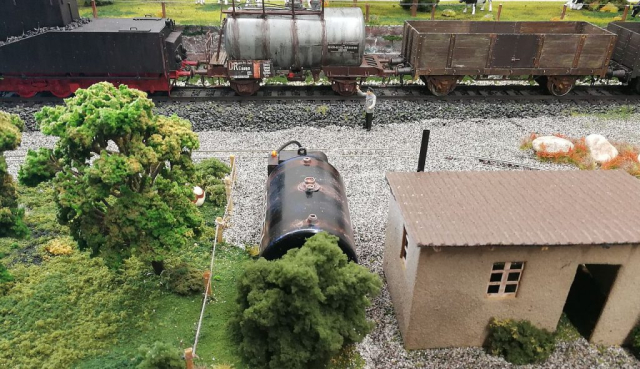 1:32 Anlage mit Feldbahn