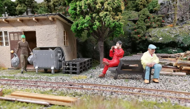 1:32 Anlage mit Feldbahn
