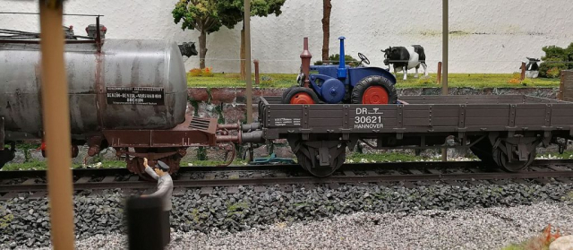 1:32 Anlage mit Feldbahn