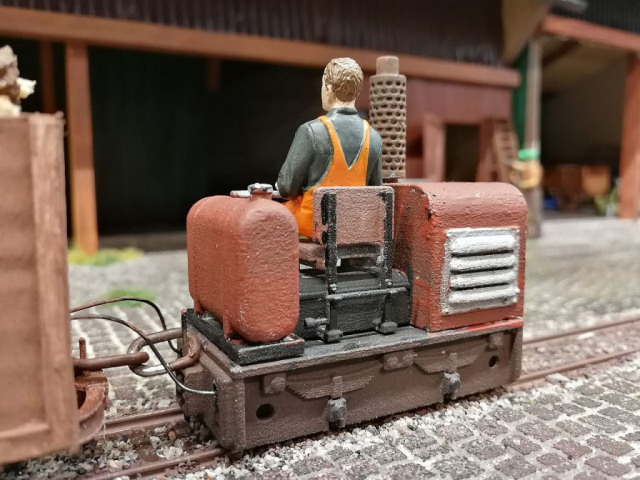 1:32 Anlage mit Feldbahn