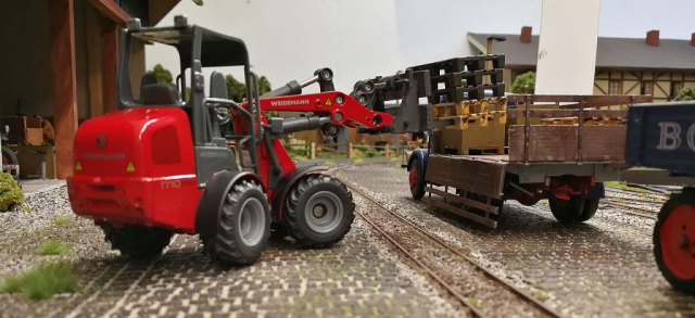 1:32 Anlage mit Feldbahn