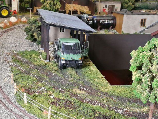 1:32 Anlage mit Feldbahn