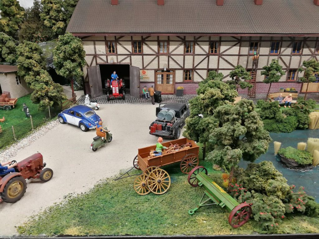 1:32 Anlage mit Feldbahn