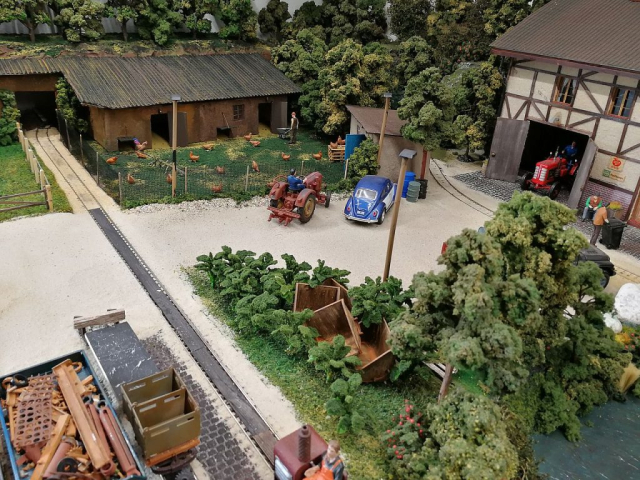 1:32 Anlage mit Feldbahn
