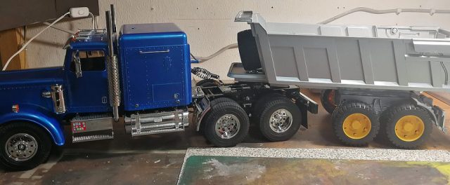 Hab mal wieder umgebaut, Mulde als Auflieger, Truck mit Sleeper