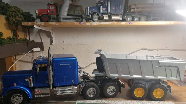 Hab mal wieder umgebaut, Mulde als Auflieger, Truck mit Sleeper